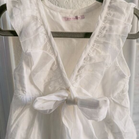 Hurave Lace eyelet dress, tie front, sleeveless, ruffle sleeves, lined v-neck 2T - Picture 4 of 11